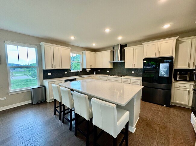Foto del edificio - Newly Built 5-bedroom featuring luxe finishes and a spa-inspired master suite.