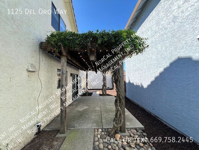 Foto del edificio - 1125 Del Oro Way
