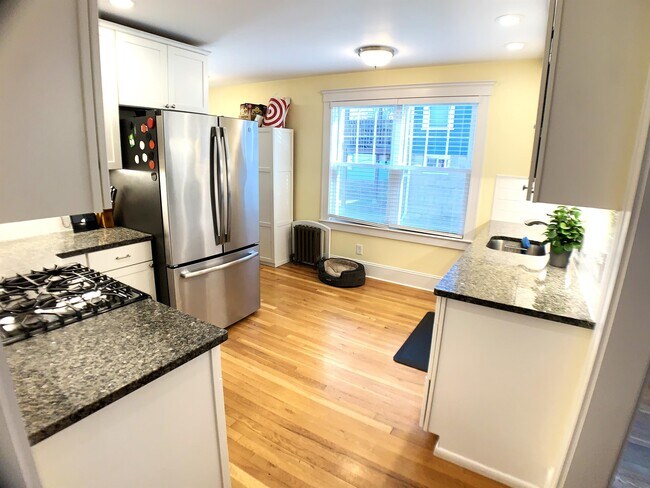 Building Photo - 36 Montvale St