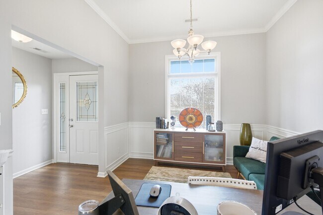 Building Photo - 5005 Craydon Dr