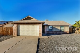 Building Photo - 6926 W Cameron Dr