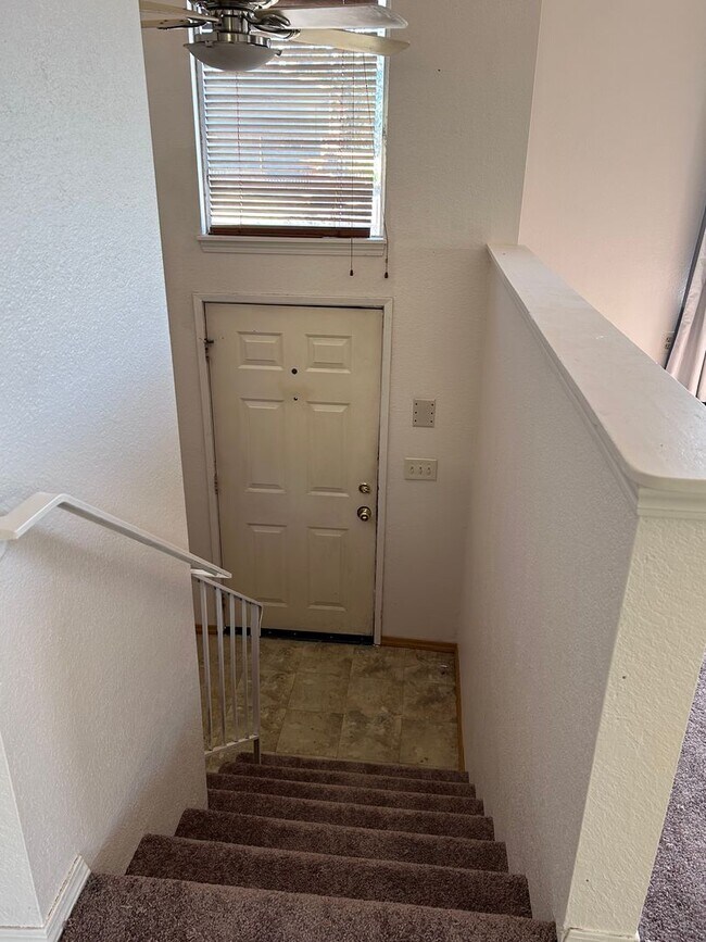 Building Photo - Updated 4BR Home in Renton's Victoria Park Neighborhood!