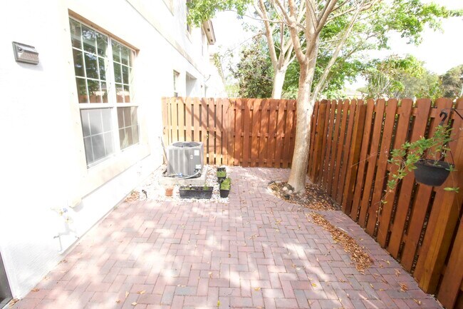 Foto del edificio - 5162 Ashley River Rd