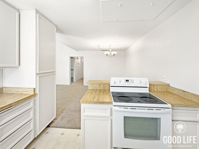 Foto del edificio - 2B/2BA in the Westwood Community of Rancho Bernardo featuring Air Conditioning and 2-car detached...