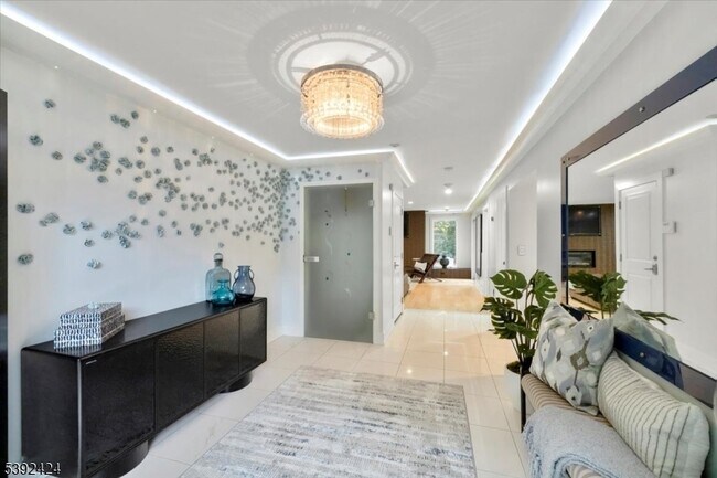Foto del edificio - 827 Alden Rd