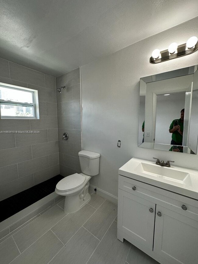 Foto del edificio - 458 SW 9th St