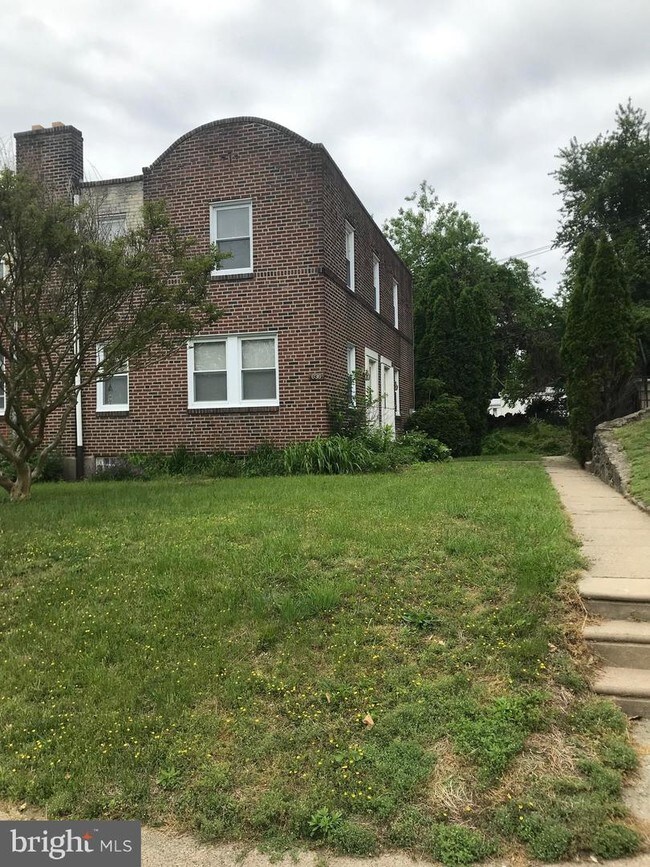 Building Photo - 636 Park Terrace