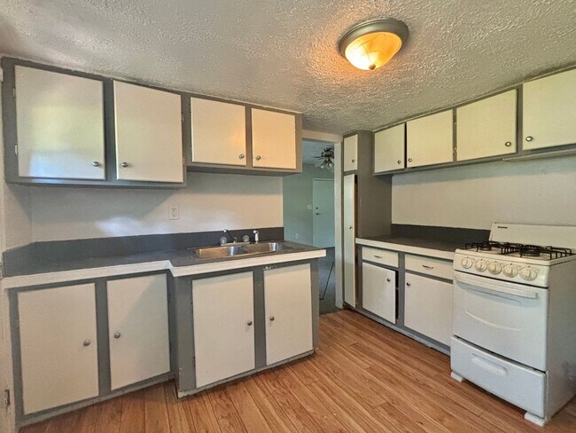 Foto del edificio - 2234 Stevens Ave