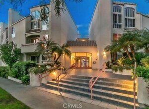 Building Photo - 4242 Stansbury Ave