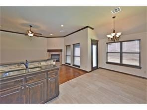 Foto del edificio - 4 bedroom/3 Car Garage Home in the Grove- Deer Creek Schools- Storm Shelter