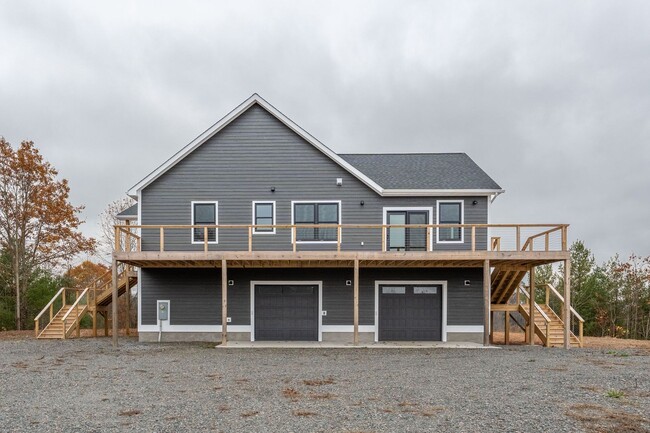 Foto del edificio - Spacious, Serene, and Brand New: 3BR Home ...