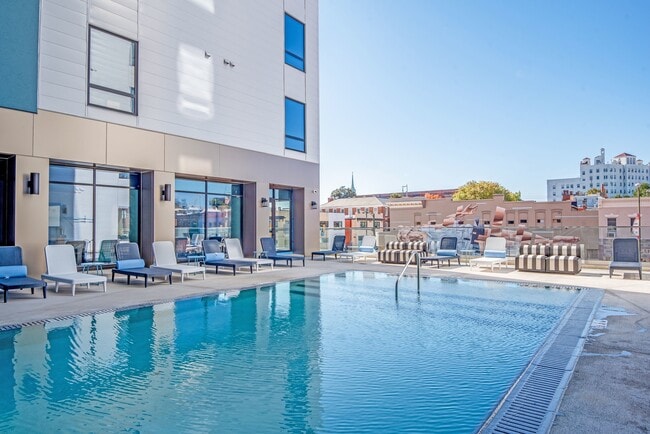 Ascend-Richmond-POI (7) - Ascend RVA Student Living Apartments