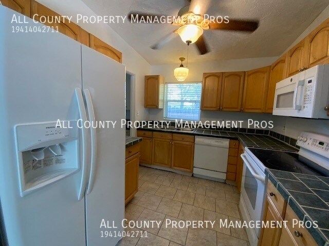 Building Photo - Indian Beach Sapphire Shores/Pool/Great Lo...