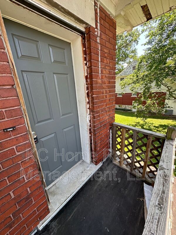 Foto del edificio - 726 N. River Ave.