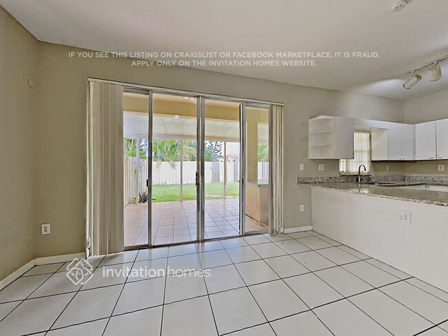 Foto del edificio - 16880 SW 141st Ct