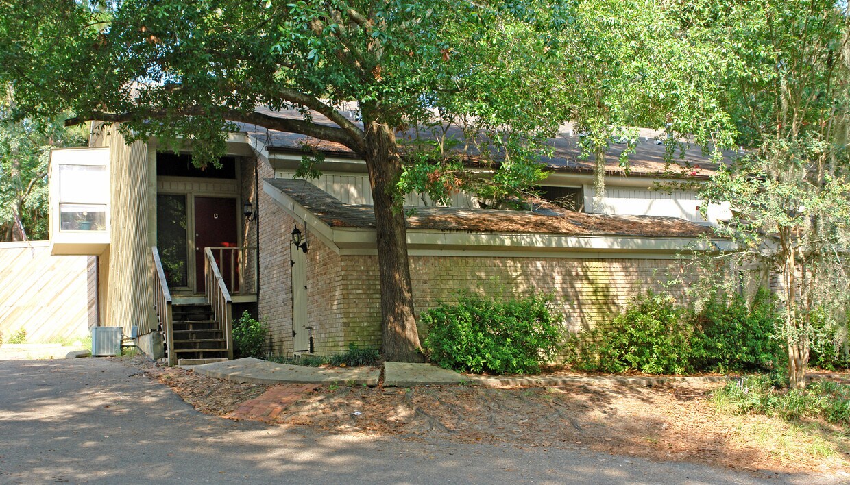 Building Photo - 3739 Donovan Dr