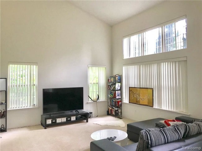 Building Photo - 5752 Villa France Ave