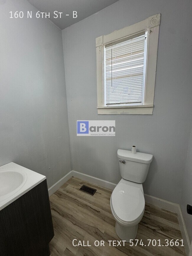 Foto del edificio - 160 N 6th St