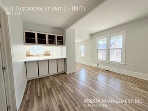 Building Photo - 831 Tuscarora St