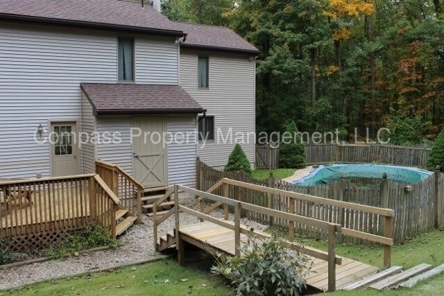 Foto del edificio - 561 N Sandy Hill Rd