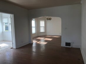 Building Photo - 2333 5th St