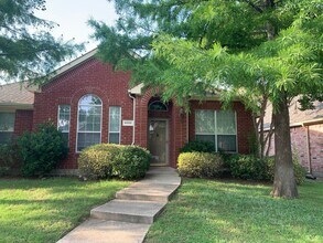 Building Photo - 6000 White Pine Dr