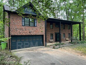 Building Photo - 4500 Connell Dr