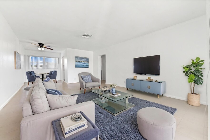Photo - 2755 NE 28th Avenue Unit F1