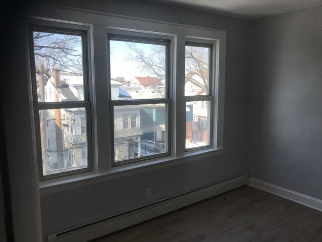 Building Photo - 272-274 Wainwright St, Newark