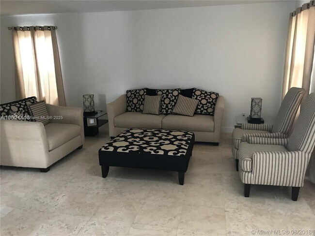 Foto del edificio - 9960 NW 10th St