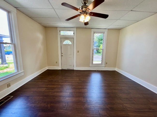 Photo - 1813 E Elm St House