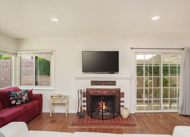 Foto del edificio - Single-Story 3BR Home with Permitted ADU, Private Yard & Cul-De-Sac Location – Van Nuys