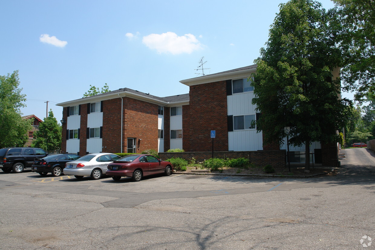 821 N Pennsylvania Ave, Lansing, MI 48906 - Apartments in Lansing, MI ...