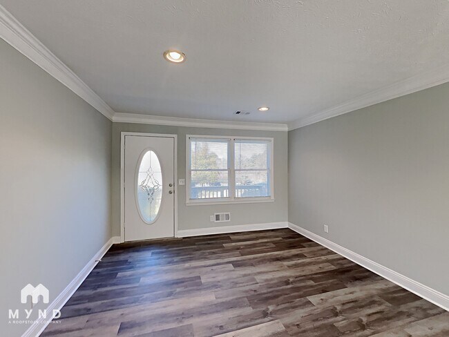 Foto del edificio - 8156 Sweetwater St