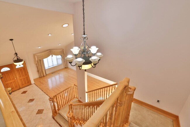 Building Photo - 882 Tramway Dr