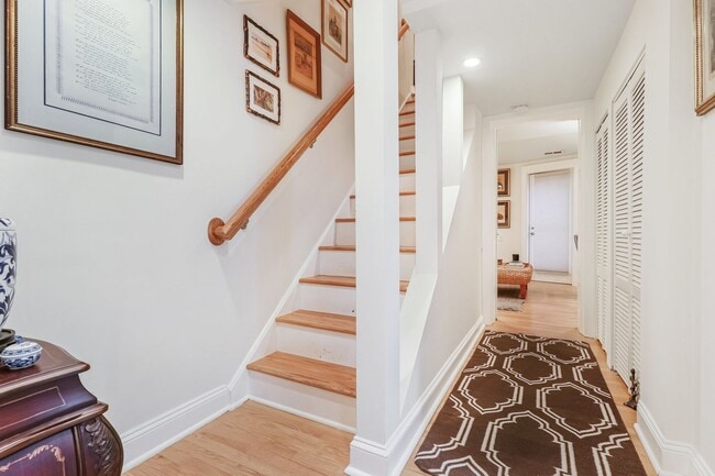 Building Photo - Amazing Adams Morgan Two-Level Condo| Parking included!