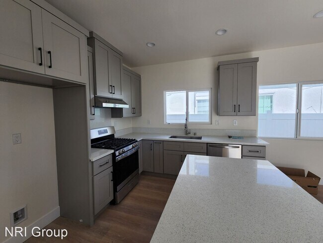 Building Photo - 4 br, 2 bath House - 12221 Emrys Ave.