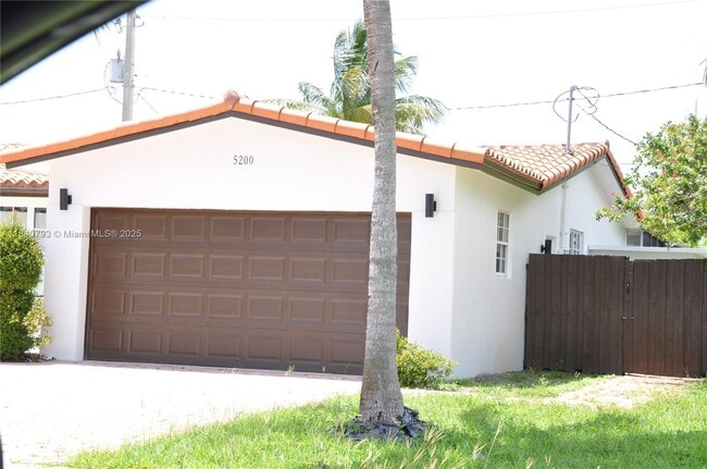 Foto del edificio - 5200 Adams St