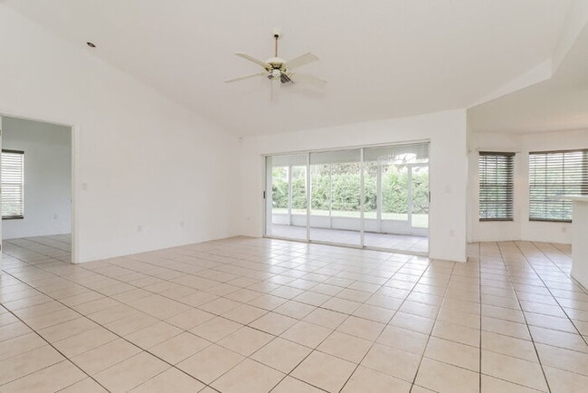 Building Photo - "Charming 3-Bed, 2-Bath Home in Hudson, FL...