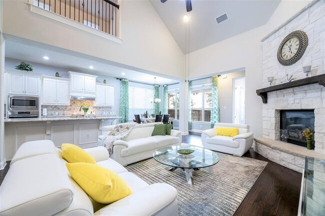 Building Photo - 328 Vine St