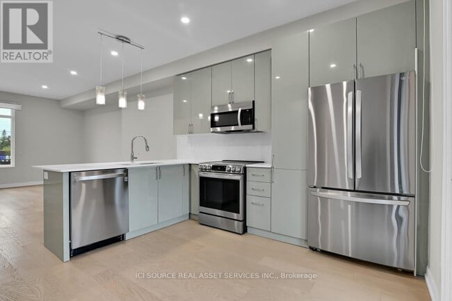 Building Photo - 368 Rhonda Stewart Private