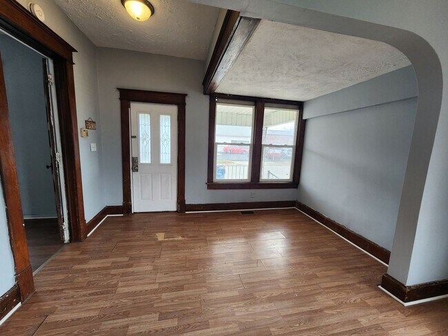 Building Photo - 3 br, 2 bath House - 104 N 21 St.