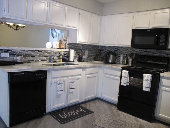 Building Photo - 14207 Long River Ct