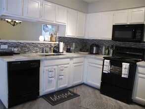 Building Photo - 14207 Long River Ct