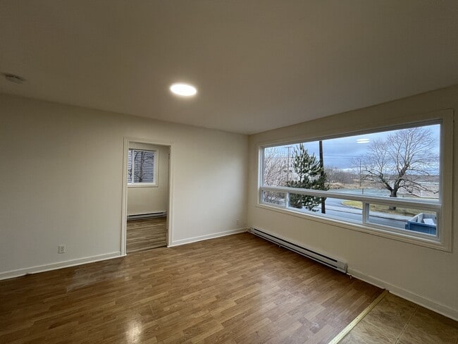 Building Photo - 7 Bennett Ave