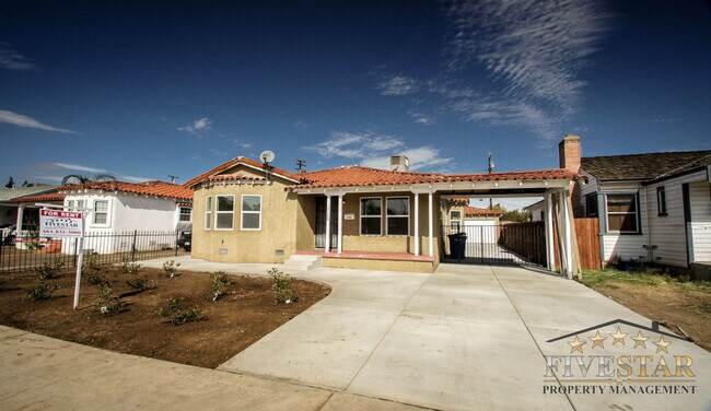 Building Photo - 2108 Monterey St