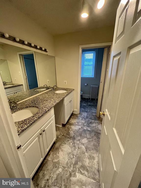 Building Photo - 46 Holland Ave