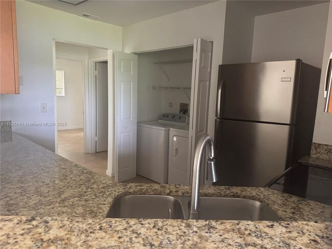 Foto del edificio - 3441 NW 44th St