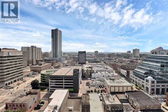 Photo du bâtiment - 55 Duke St W