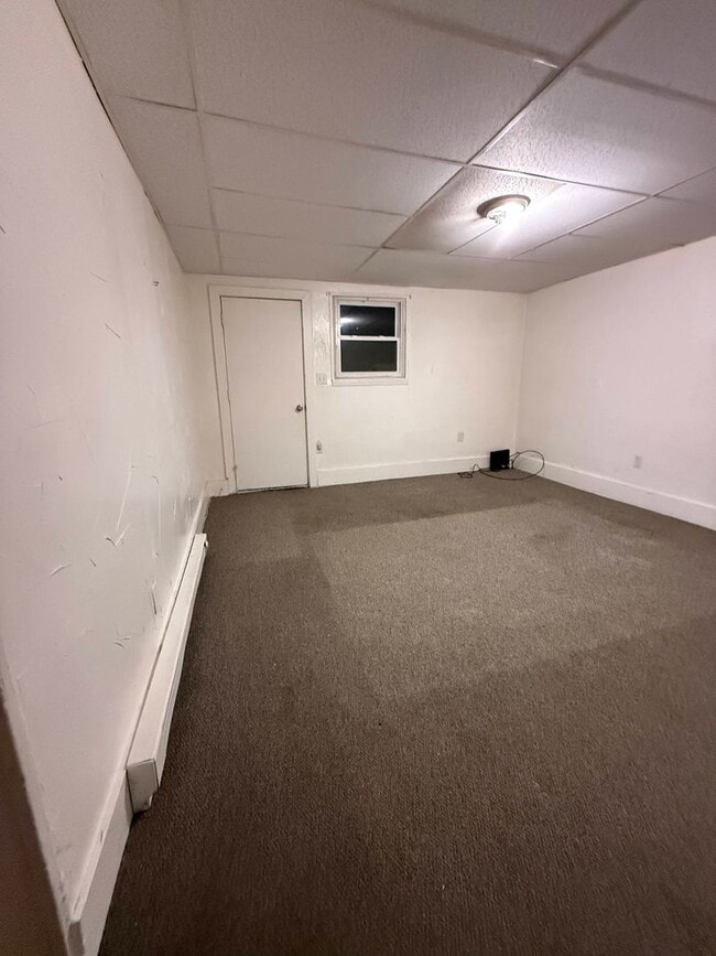 Building Photo - 123 W Walnut St